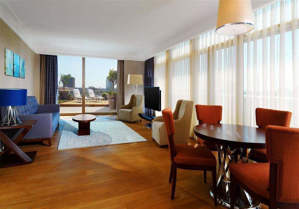 Sheraton Grand Adana Phòng bức ảnh